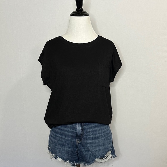 Black Women's Tee - Picture 1 of 5